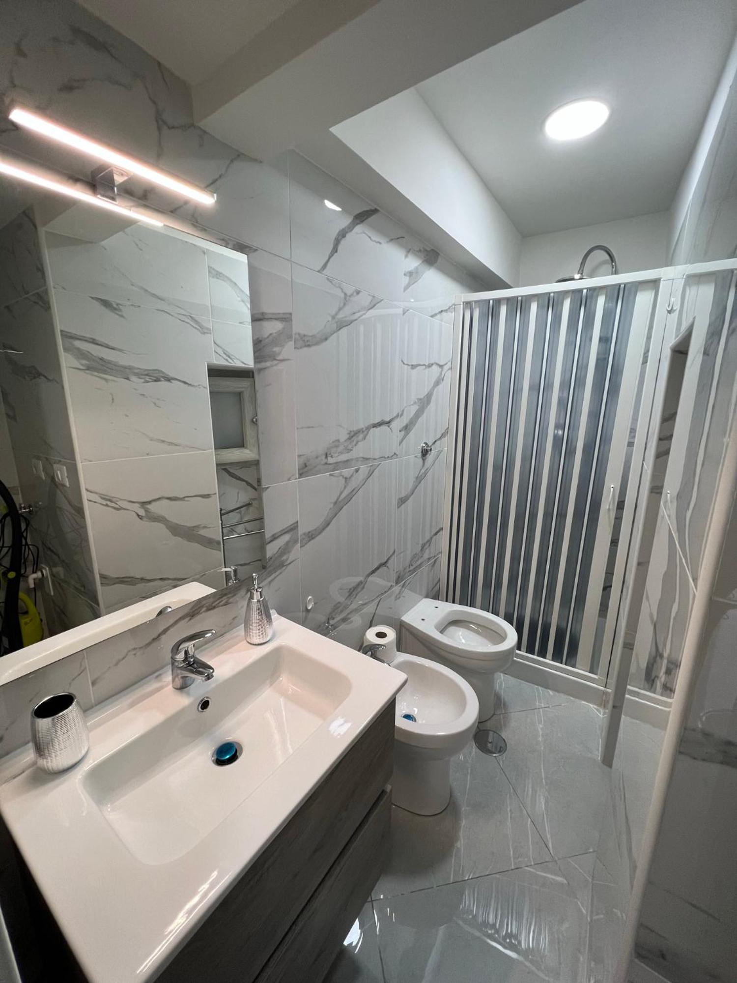 Bro And Sis House Apartment Naples Luaran gambar